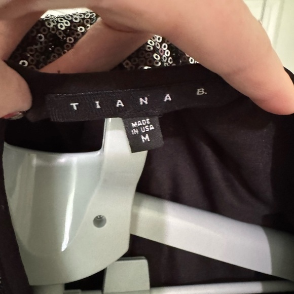 Tiana B. Black Shiny sequined T-shirt mini dress - Picture 3 of 8